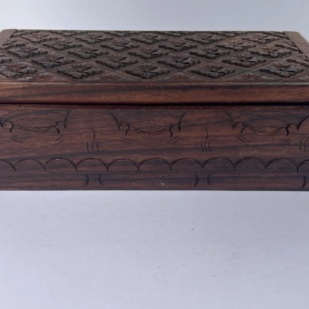 VTG Hand Carved Wooden Box Floral Motif Containing Misc Vintage Beads